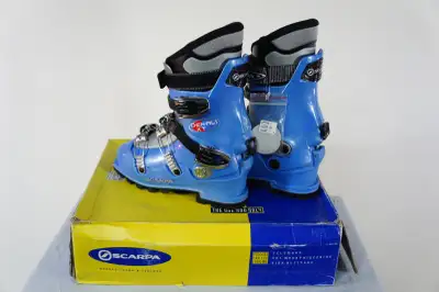 BRAND NEW IN BOX SEALED SKI BOOTS SCARPA 28.5 TOP OF THE LINE, View more