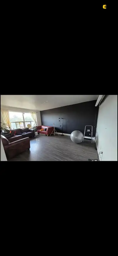 1 bedroom for rent 872.5$ per month available from July 1st, 2026. Location : 129 Scarlett Road, Yor...