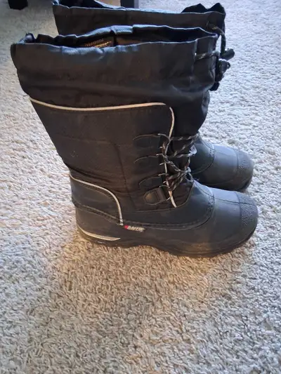 Baffin Winter Boots size 6, View more