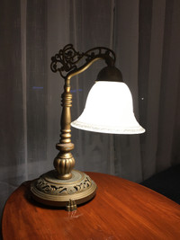 Lampe à cou de table ancienne