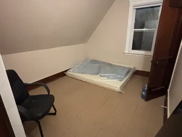 1 bd avail in a 2 bd house in Room Rentals & Roommates in Stratford - Image 5