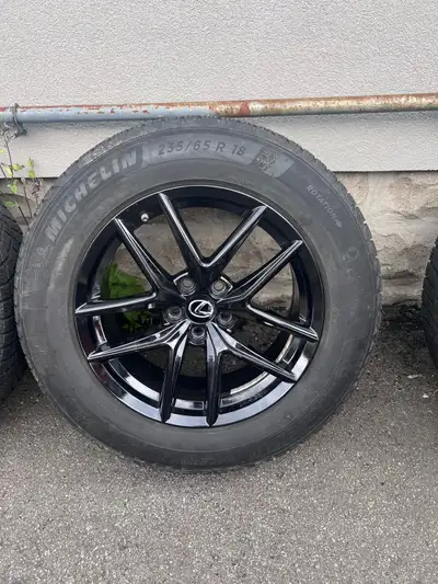 The tires used only two months, shiny fresh clean clear they came out from Lexus 5X114.3 60.1 MM pic...