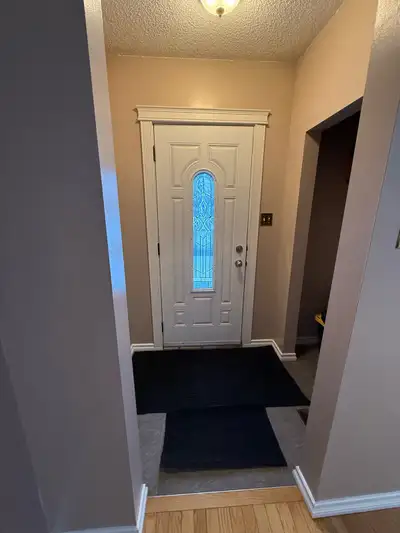 RENTAL ALERT! IMMEDIATE POSSESSION AVAILABLE IN NW EDMONTON! Be the first to secure this clean, move...