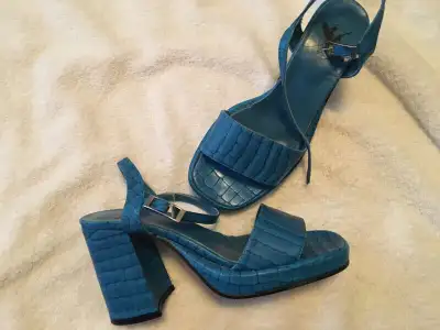 NEW VINTAGE LADIES  SHOES FROM BROWNS GUESS & MORE ITEMS, View more
