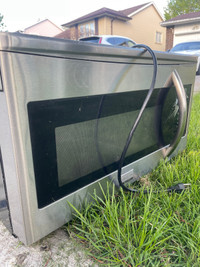 Frigidaire Microwave selling for parts 