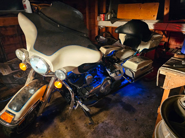 2013 Harley Davidson Electra Glide For sale in Touring in Edmonton - Image 4