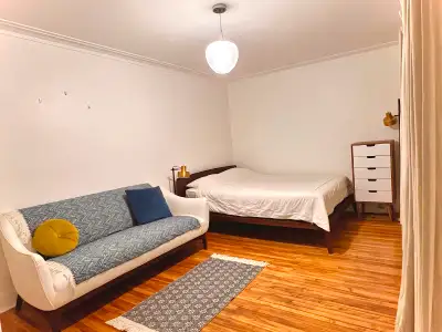 Grande chambre meublée (métro Crémazie - Nord Villeray/Ahuntsic)