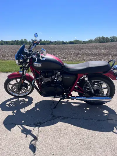 FOR SALE: 2013 Triumph Bonneville 840cc – Comes with More Sex Appeal Than You Can Handle. Are you ti...