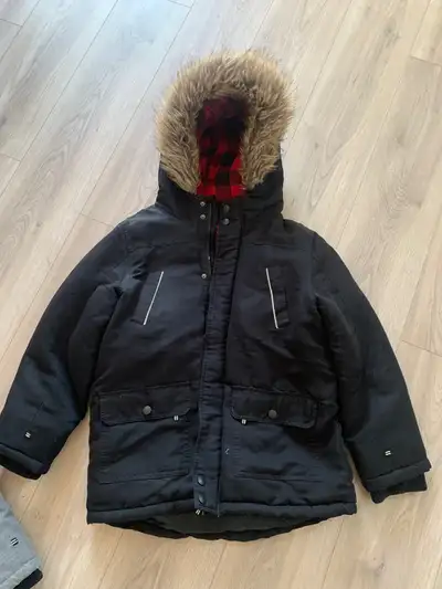 Kids Winter Jacket in good condition They fit for 11-14 years old kids (Size XL 14-16) Black $25
