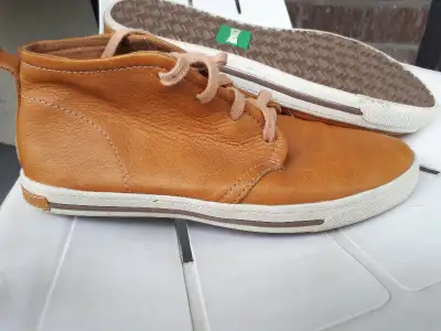 Cougar Leather shoes - Women's size 8, View more