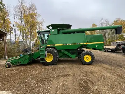 1994 9600 John Deere combine. Rear wheel drive. 900 drive tires. Always been shedded. Well maintaine...