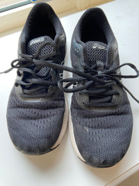 Women’s running shoes size 8