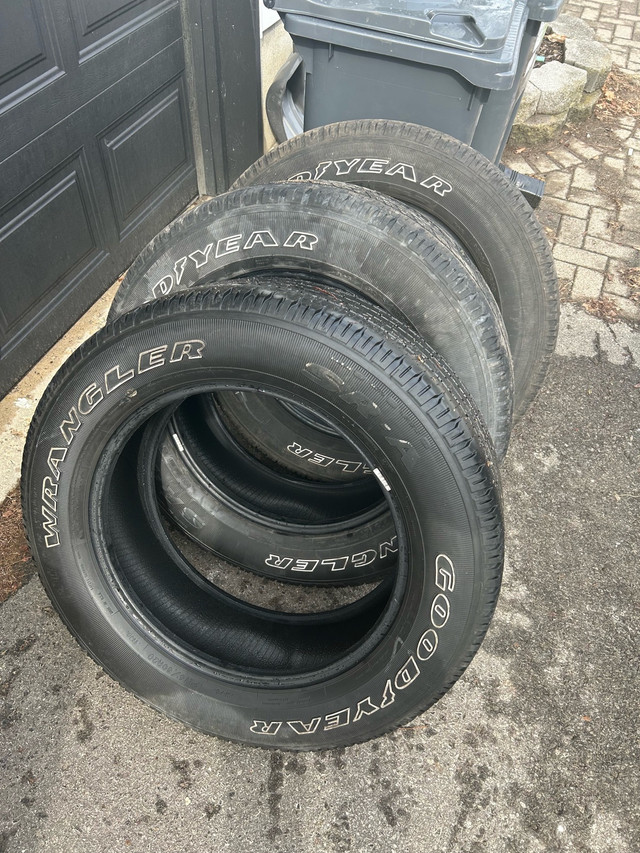 3 Wrangler SR-A tires 275/60/20 in Tires & Rims in Ottawa - Image 2