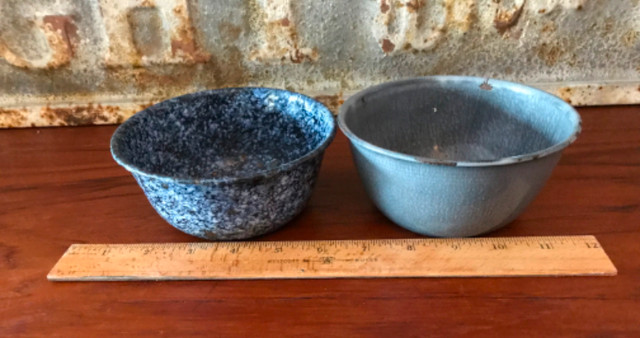 Two Vintage Granite Ware Enamel Ware Three Cup Bowls in Arts & Collectibles in Winnipeg