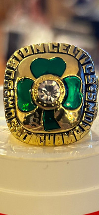 1984 Boston Celtics NBA Champions Ring Larry Bird Showcase 303