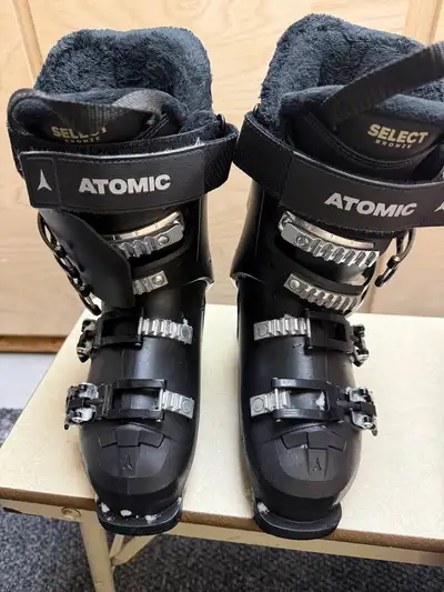 WOMEN's ATOMIC Ski Boots, View more