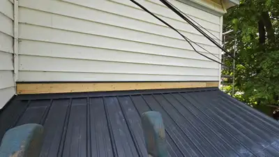 Hi there I’m looking for full time work I’ve been roofing for over ten years ashpault and metal I go...