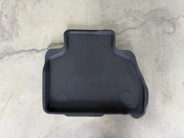 BMW X7 Winter Mats (all 3 rows) - 3D Maxpider in Other Parts & Accessories in Oakville / Halton Region - Image 6