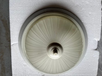 Flushmount ceiling light fixture (10.5 inches)