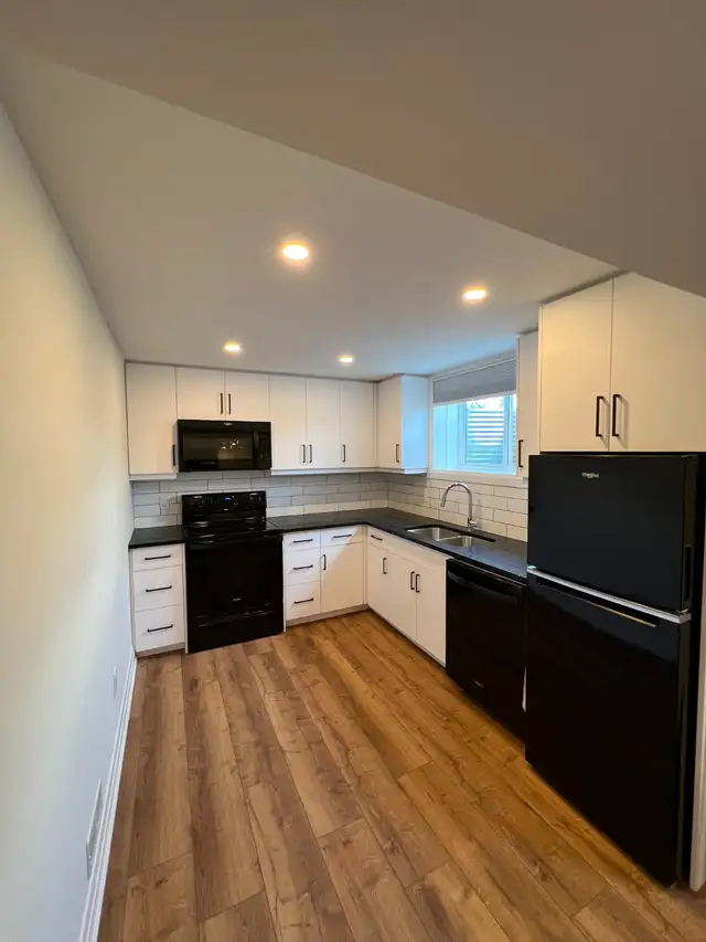 1-Bedroom Basement Apartment – Bright & Spacious – Nov 1 Move-In