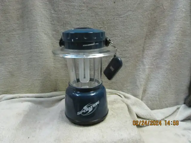 Sportek 4-Battery Lantern with Remote Control