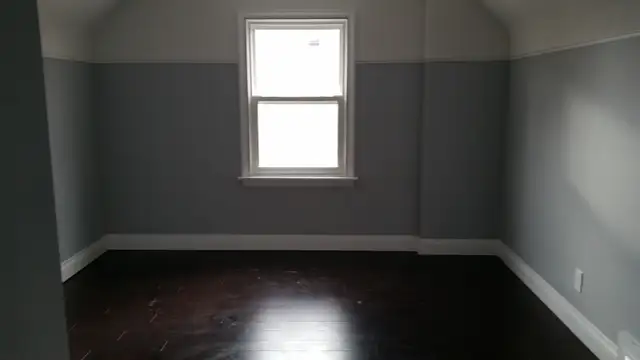 Bedroom near Mohawk college _ Female only AC Included