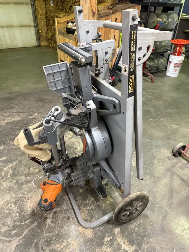 Rigid 12” Sliding Dual Bevel Compound Mitre Saw with Heavy Duty in Power Tools in North Bay - Image 6