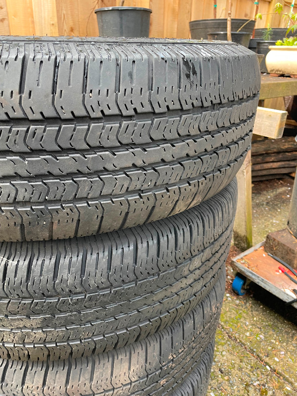 4 truck tires - 1500 / F150 - great condition in Tires & Rims in Tricities/Pitt/Maple