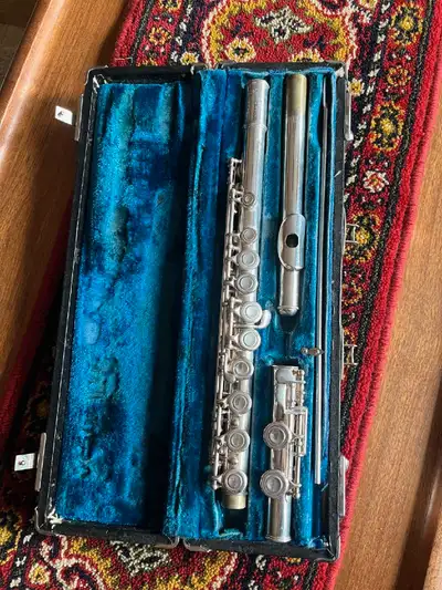 Artley 18-0 Silver-Plated Concert Flute With Case, View more