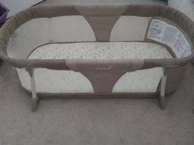 *BRAND NEW* Summer Infant By Your Side Portable Bassinet, View more
