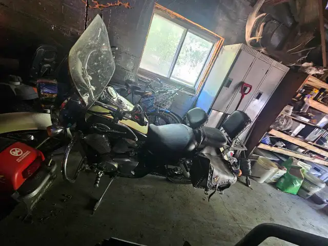 2001 honda shadow VT750 in Touring in Edmonton - Image 7