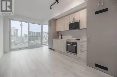 1 private bedroom available with a private bathroom in a 2 bedroom 2 bath apartment from April 1st,...