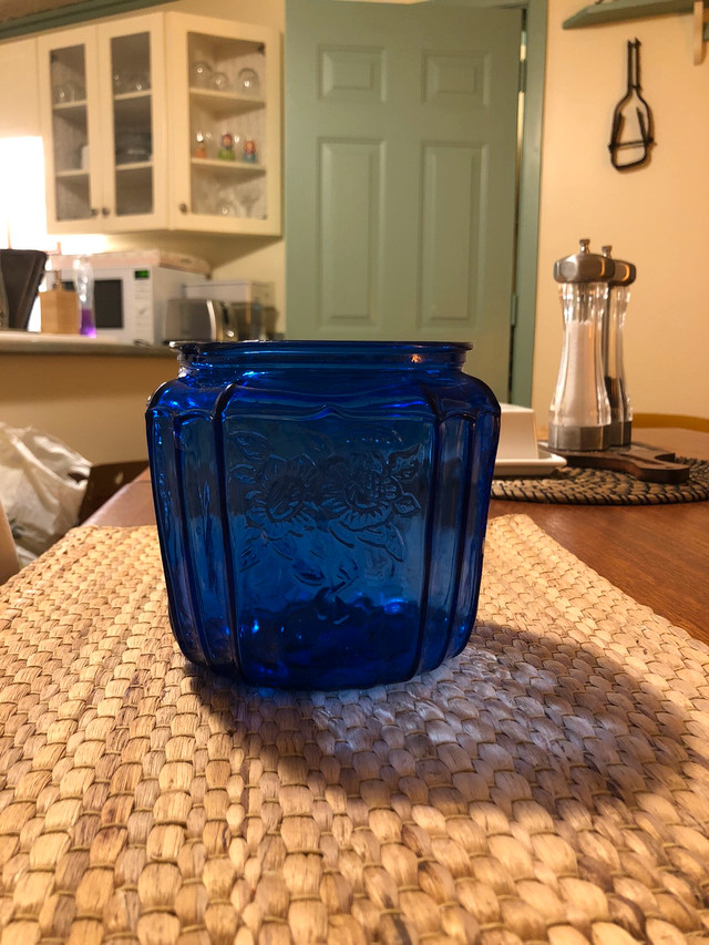Vintage Blue Cobalt Glass Planter With Embossed Sunflower Motif in Arts & Collectibles in City of Toronto