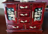 Beautiful Red Lacquered Chinese Musical Jewellery Box