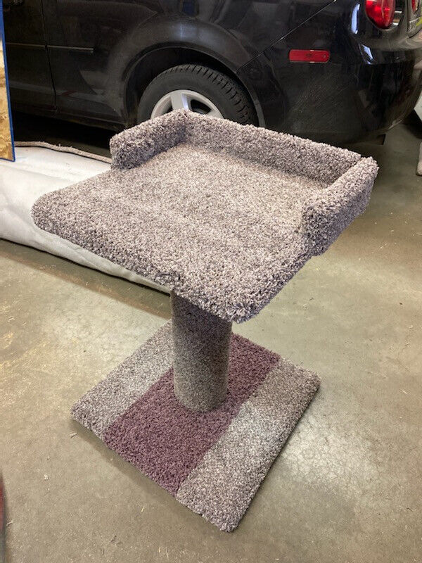 Cat Stand 2Ft Tall with Bed on Top Accessories Calgary Kijiji