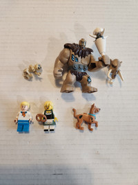 Assorted Lego minifigures. Good condition. 20 bucks