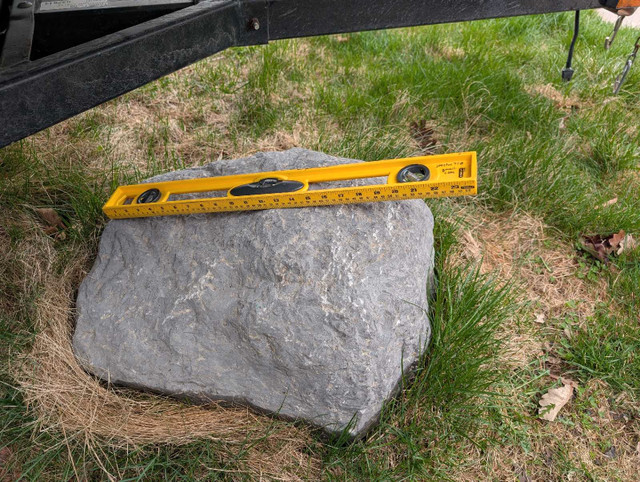 free rock (boulder) in Free Stuff in Markham / York Region - Image 2