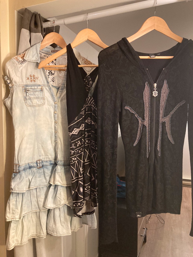 Grand choix de vêtements de marque Karv Rufen Guess Harley dans Femmes - Hauts et vêtements d'extérieur  à Victoriaville - Image 4