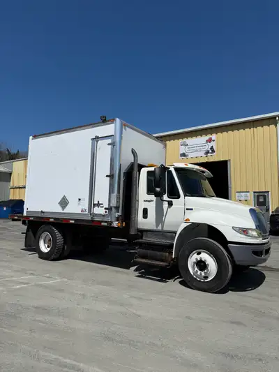 2012 International 4300 Pressure Wash Truck Brand New 12 Ft Cube Box sitting on 15 ft Flatbed Brand...