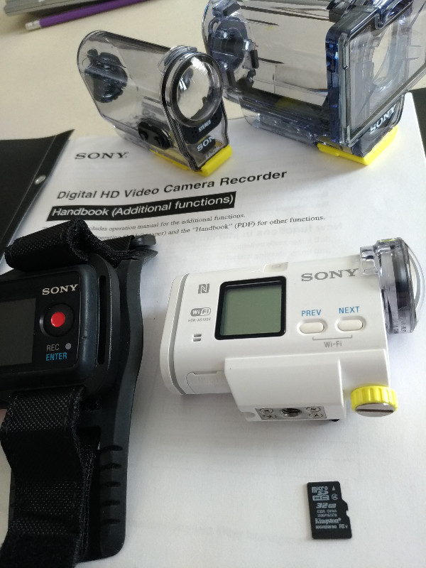 Sony Action Camera in Cameras & Camcorders in Brantford - Image 3