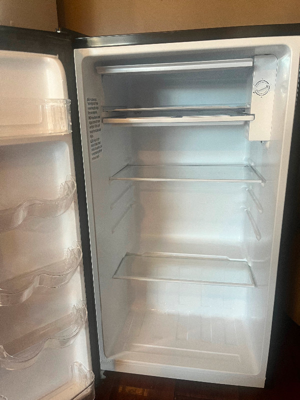 Mini fridge - in excellent condition! in Refrigerators in Grande Prairie