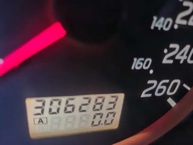 2003 Nissan Maxima 557469098731776006