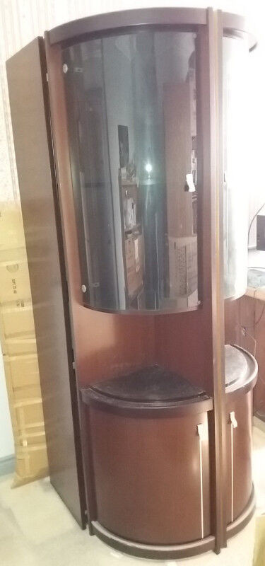 CHERRY DINETTE set, Dining Table and 3 Cabinets, 4 pieces in Dining Tables & Sets in City of Toronto - Image 2
