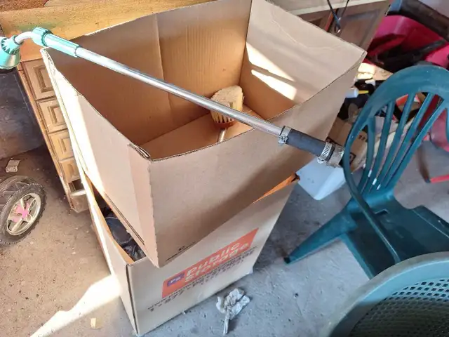 Wand & Soft Scrub Brush in Outdoor Tools & Storage in Calgary - Image 5