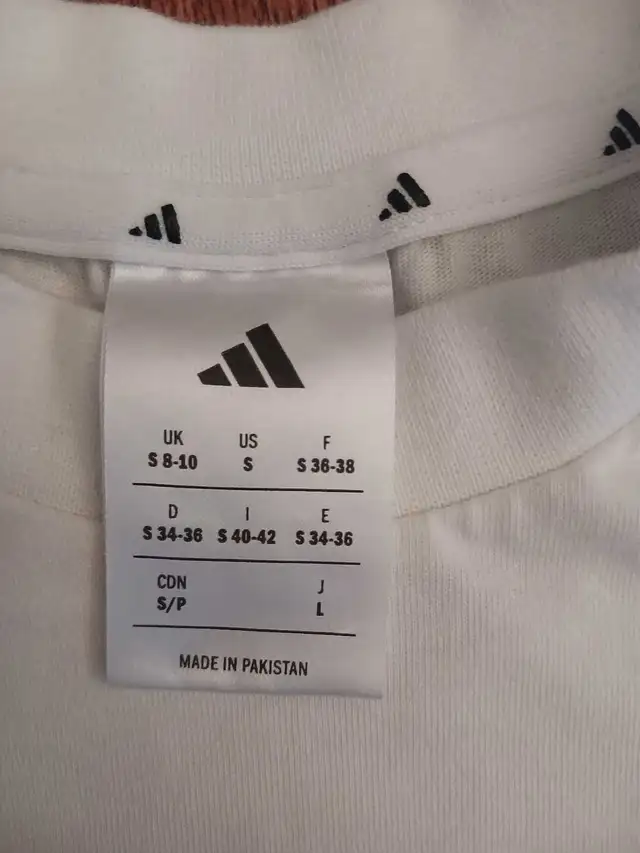 Adidas T-shirt in Women's - Tops & Outerwear in City of Halifax - Image 4
