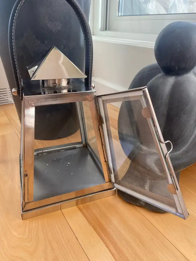 Decorative glass candle holder  in Home Décor & Accents in Ottawa - Image 3