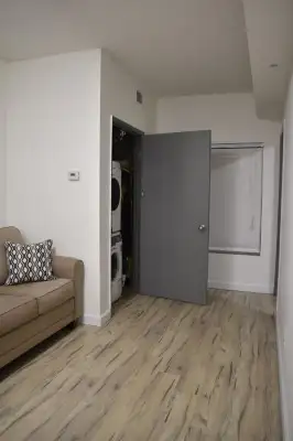 1 LARGE Private Bedroom: Spring 2026 Sublet (May–August) • $1100 in Room Rentals & Roommates in Kitchener / Waterloo - Image 7