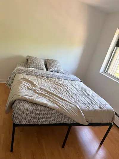 Lit (base de lit + matelas) à vendre, View more