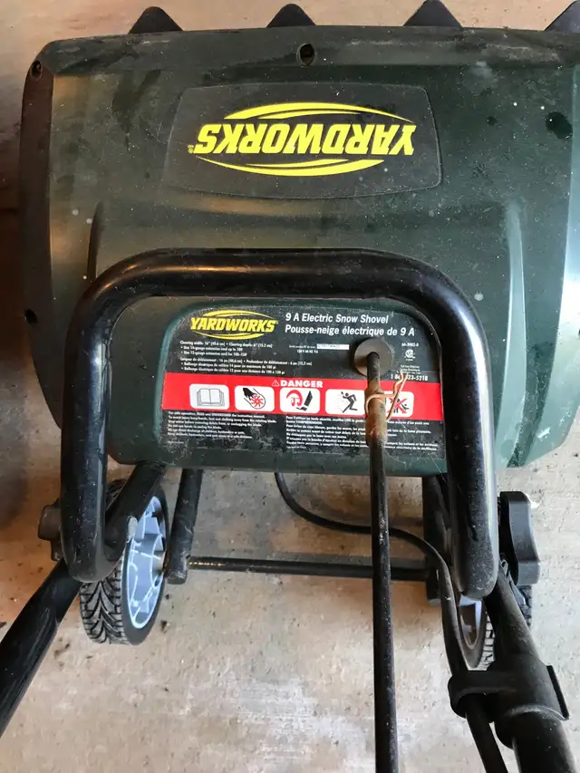 Electric Snowblower Self-propelled in Snowblowers in Ottawa - Image 3