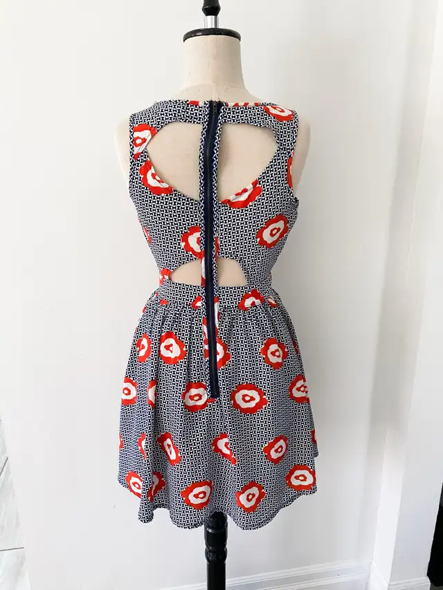 Floral Summer Dress in Women's - Dresses & Skirts in Kitchener / Waterloo - Image 6